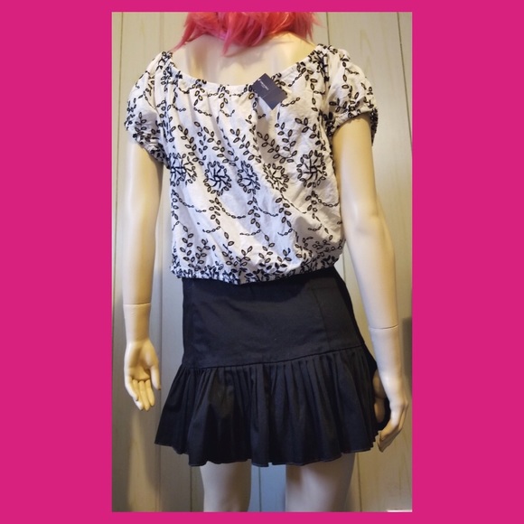 American Eagle Outfitters Black & White Retro Embroidered Sexy Boho Crop Top NWT - Picture 2 of 8